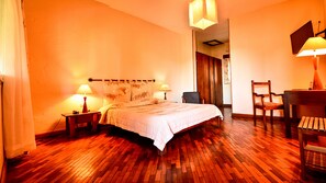 Superior Room, 1 Queen Bed, Pool Access, Pool View