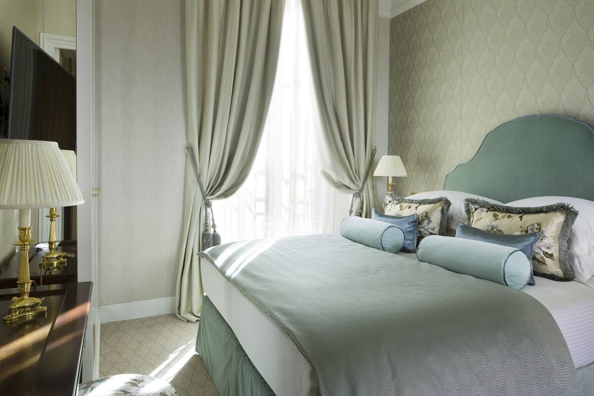 Habitación (Cosy) | Ropa de cama de alta calidad, minibar, caja fuerte y escritorio