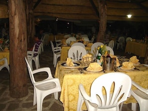 Outdoor dining - Hotel Eden (Perdifumo)