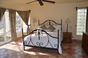 3 bedrooms, individually furnished, cots/infant beds, free WiFi - Casa Bahia (Cabo San Lucas)