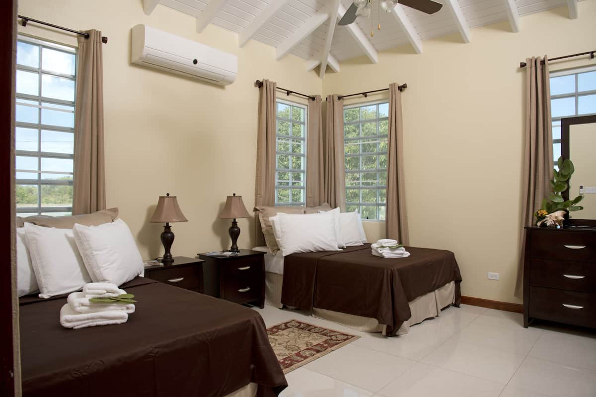 Deluxe Villa, 2 Bedrooms | 1 bedroom, iron/ironing board, WiFi (free)