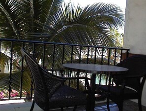 Standard Condo, 2 Bedrooms, Marina View | Balcony