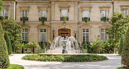 Saint James Paris - Relais & Chateaux
