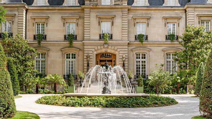 Saint James Paris - Relais & Chateaux