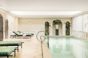 Indoor pool, pool loungers