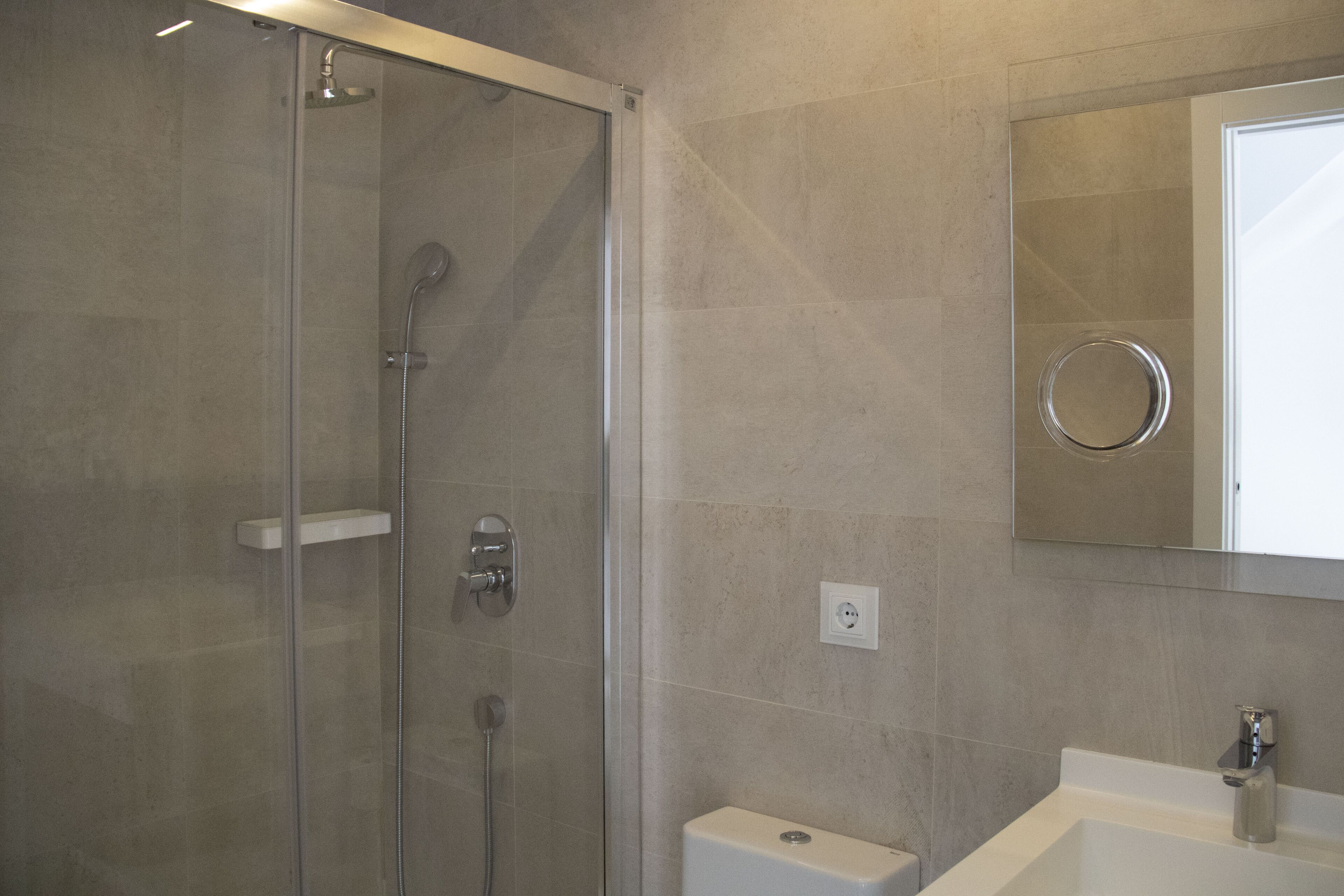 triple room | bathroom | hair dryer, towels