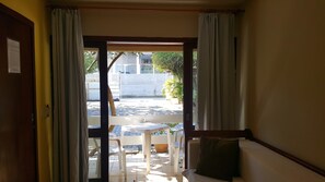 Habitación estándar | Sala de estar | Una televisión