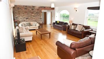 House | Lobby sitting area