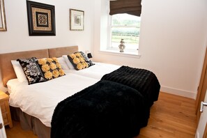 House | 1 bedroom, free cots/infant beds, rollaway beds, free WiFi