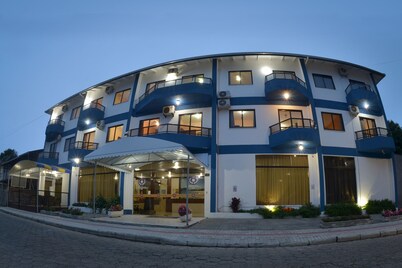 Bombinhas Palace Hotel