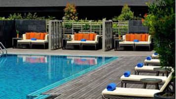 Outdoor pool, pool loungers