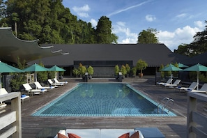 Outdoor pool, pool loungers