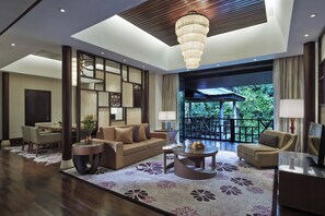 Presidential-Suite, 1 King-Bett, Balkon | Wohnbereich | 48-Zoll-LED-Fernseher mit Satellitenempfang, Fernseher