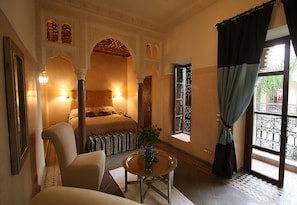 Deluxe Double Room | Premium bedding, in-room safe, individually decorated, soundproofing - Riad Elytis (Marrakech)