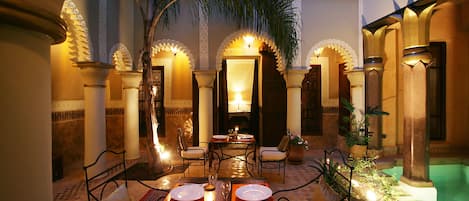 Breakfast, lunch, dinner served; Moroccan cuisine