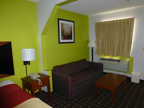 In-room safe, iron/ironing board, free WiFi, bed sheets - Coach Inn (Summerville)