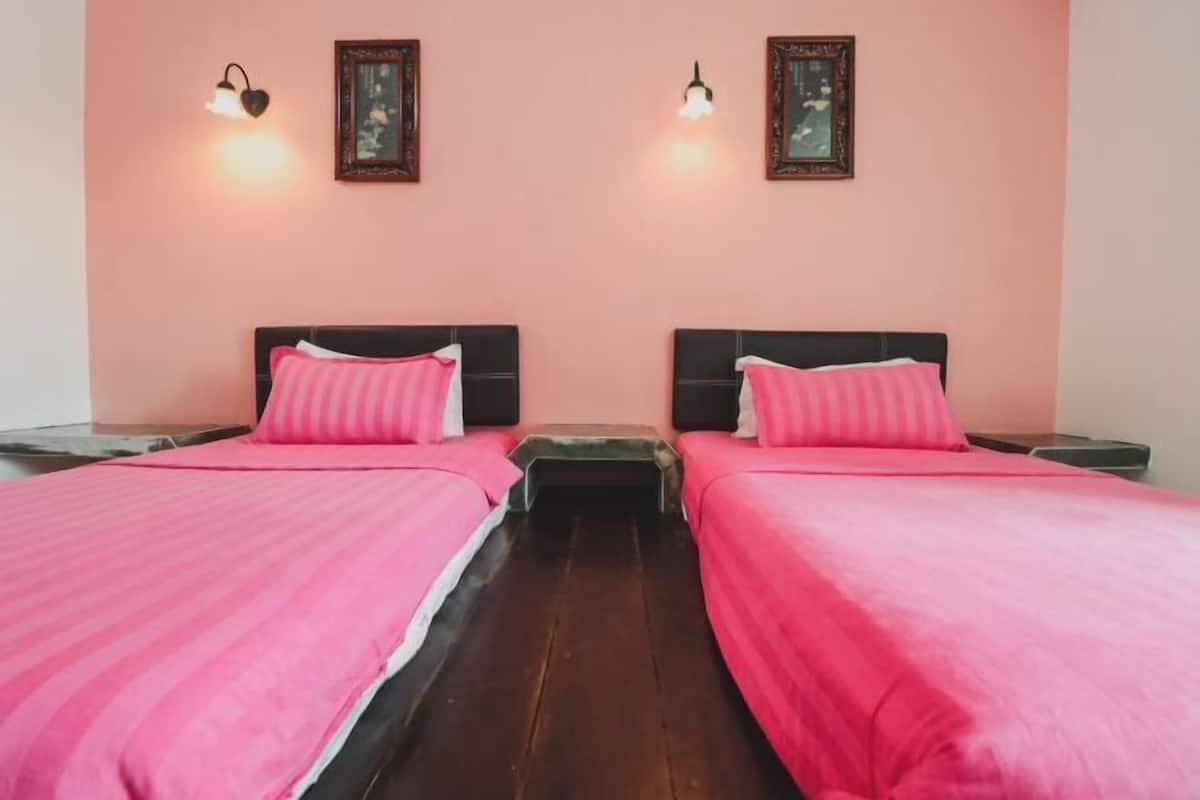 Desk, iron/ironing board, free WiFi, bed sheets