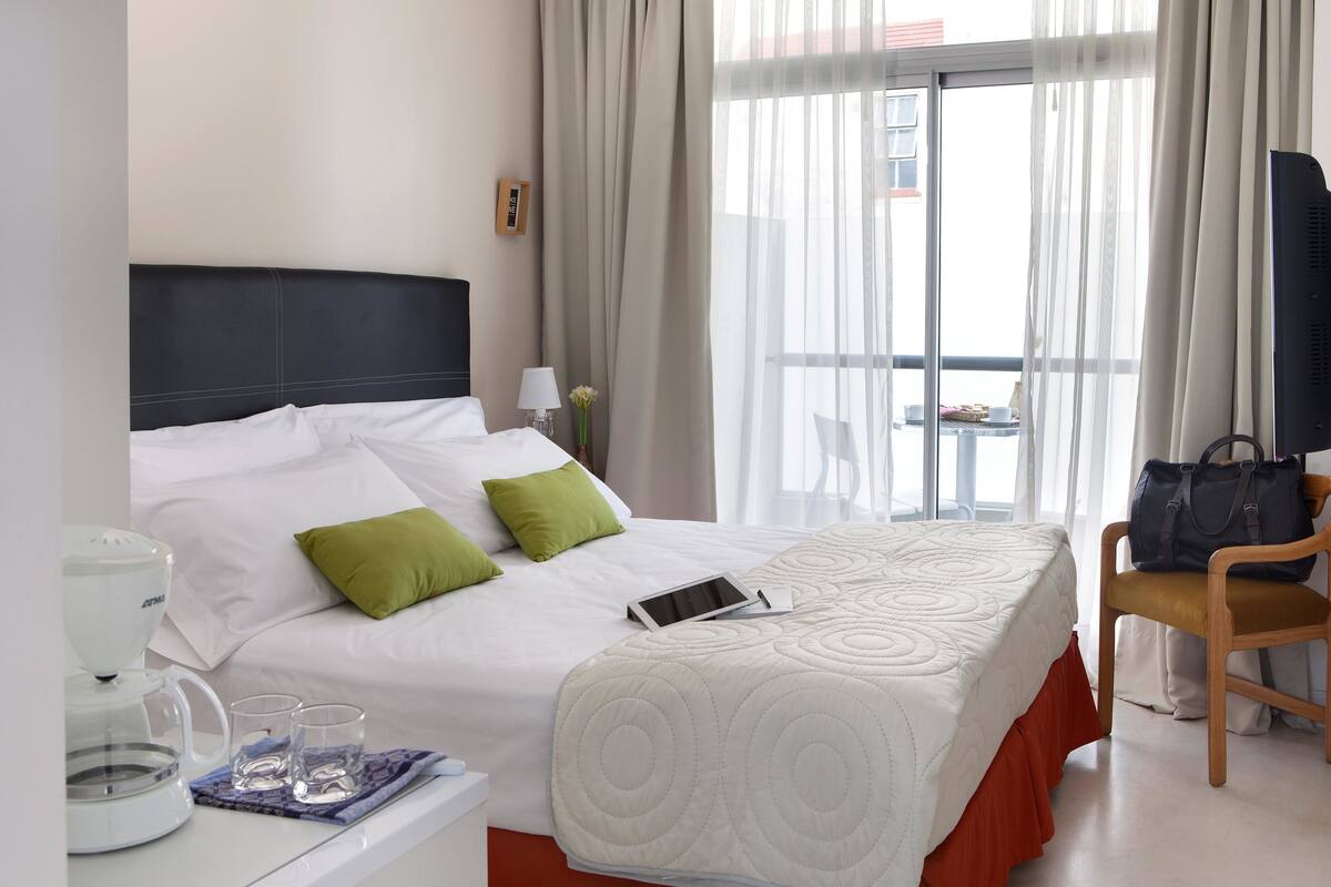 Standard Room | Down duvets, minibar, in-room safe, blackout curtains