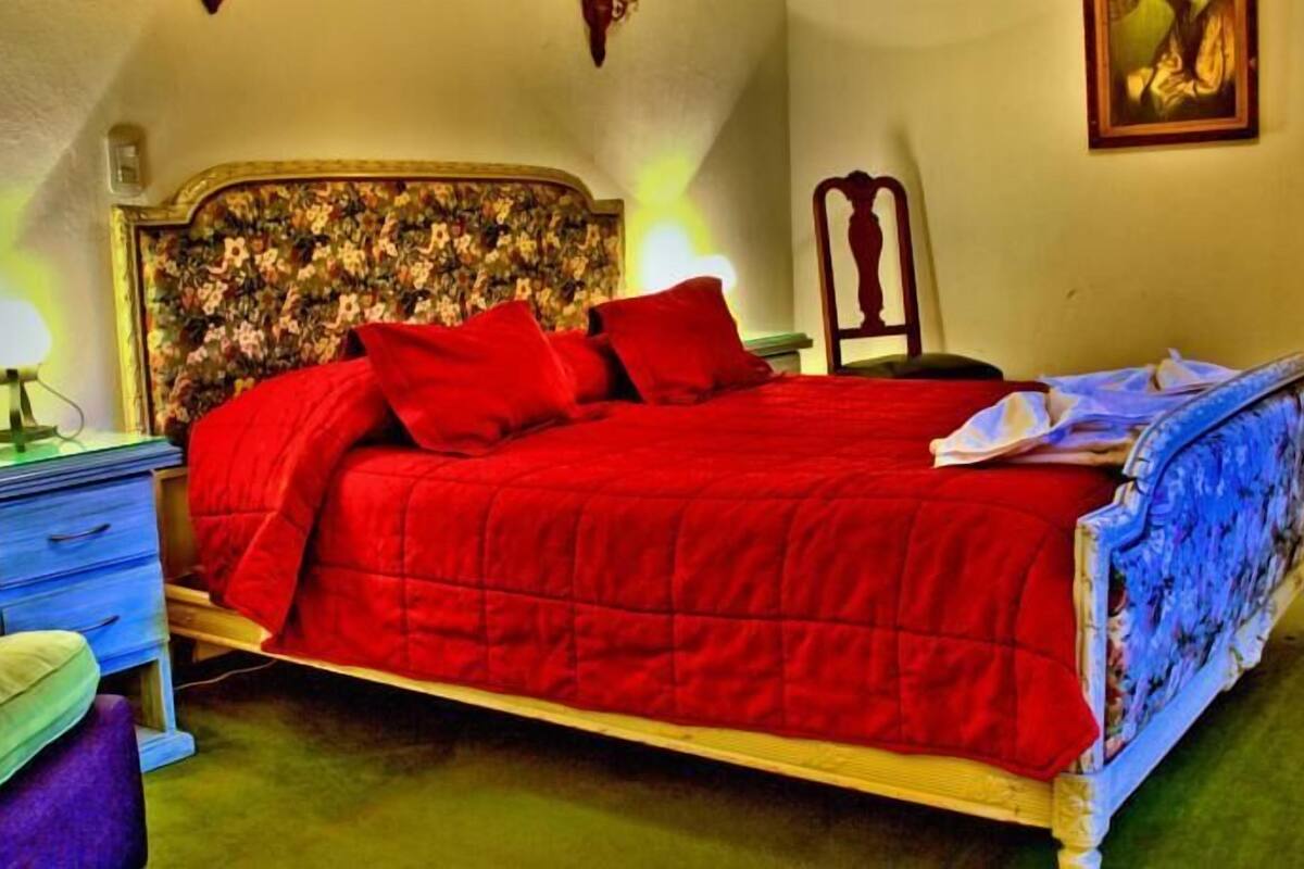 Economy Double Room | Cribs (free), WiFi (free)