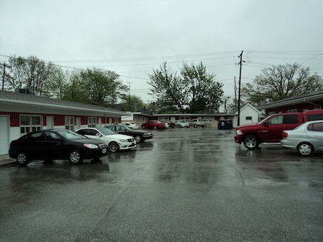 Parken ohne Service (kostenlos). Rymal's Motel