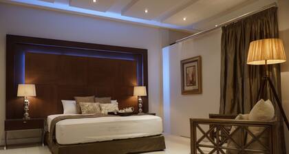 Hotel 2001