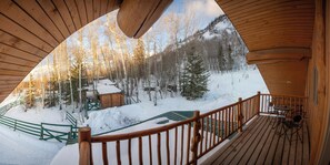 Family Suite | Private kitchen - Williston Lake Resort (Hudson's Hope)