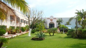 Reception - Hotel Chachalacas (Úrsulo Galván)