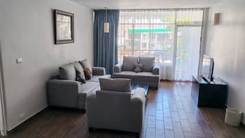 Suite, 1 Tempat Tidur King (Master) | Tempat tidur bayi gratis dan gratis tempat tidur lipat/ekstra