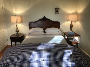 Standard Room, 1 Queen Bed