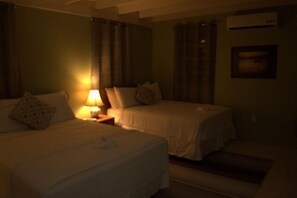 Rollaway beds, free WiFi - Beef Island Guest House (Beef Island)