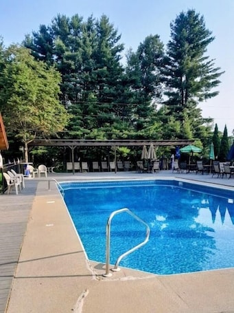 Seasonal outdoor pool