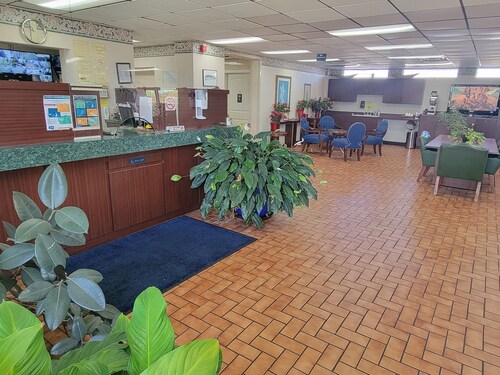 Studio 9 Inn & Suites