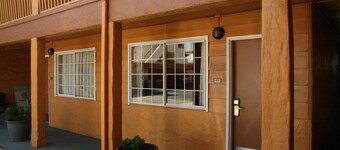 Navajo Lodge
