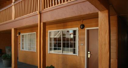 Navajo Lodge