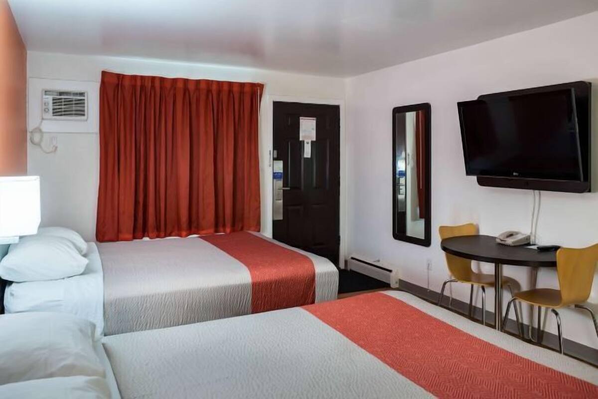 Desk, iron/ironing board (on request), free WiFi, bed sheets