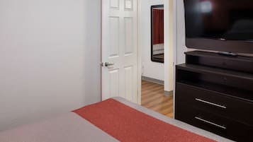 办公桌、熨斗/熨板、免费 WiFi、床单