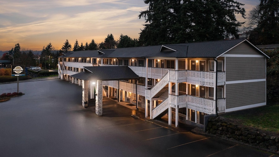 Basecamp Puyallup a Travelodge by Wyndham