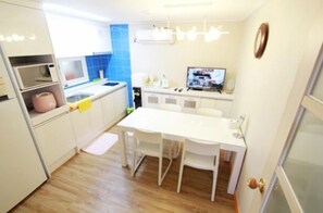 Dining - Cocoon Stay Hongdae Guesthouse (Seoul)