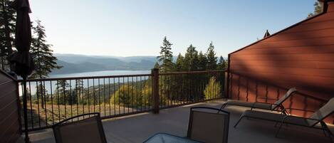 Casa de ciudad de lujo, 2 habitaciones, cocina, vista al lago | Terraza o patio