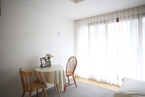 Basic Triple Room | In-room safe, individually decorated, individually furnished, desk - Ilyo Stay (Seoul)