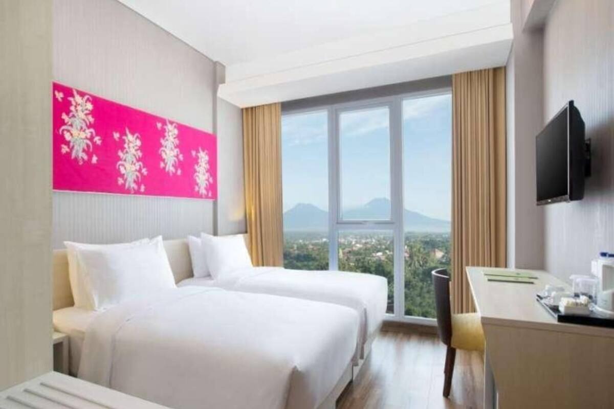 Minibar, in-room safe, desk, laptop workspace