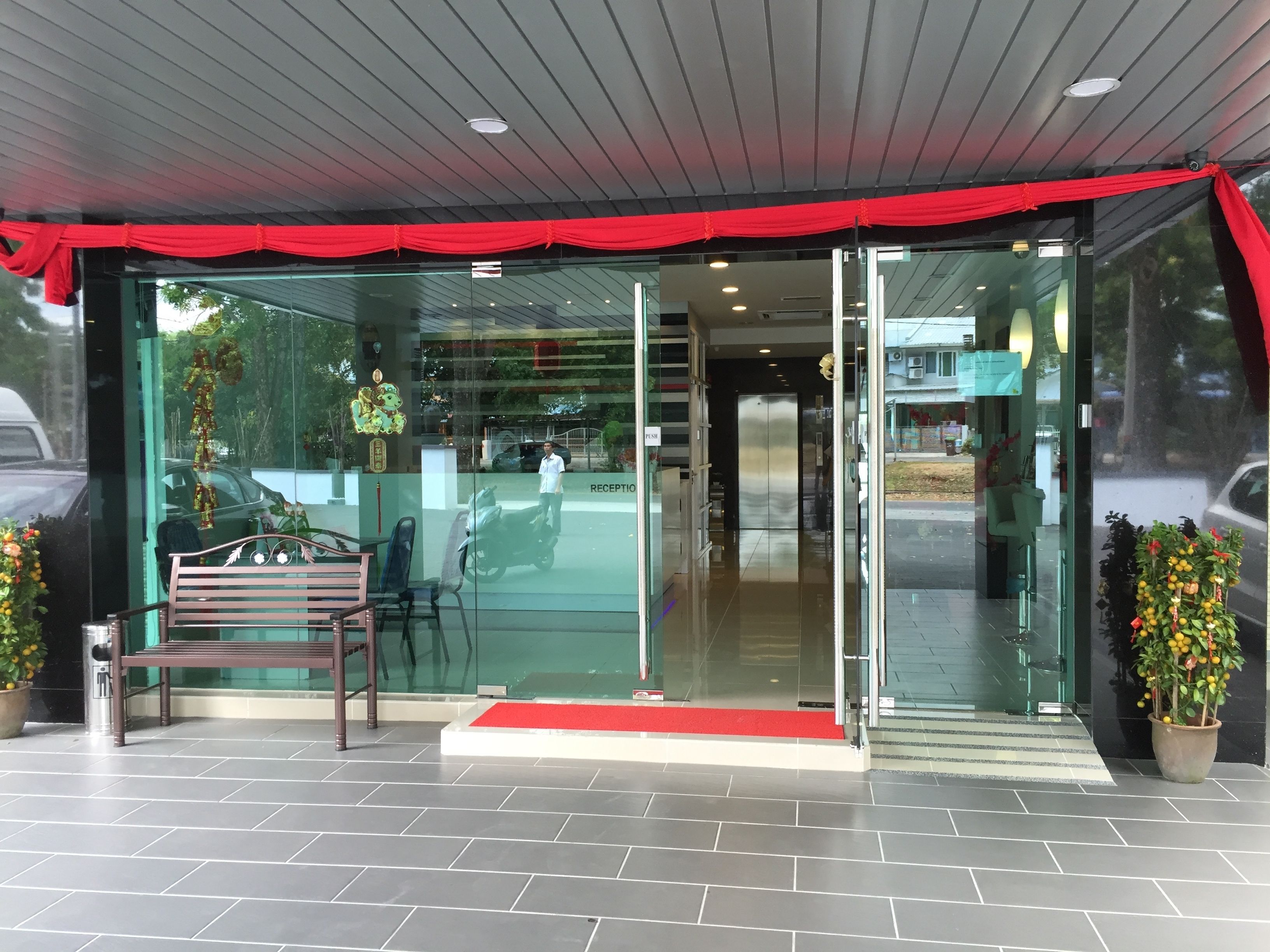 المنشأة من الخارج