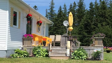 Cottage Luxe, 2 chambres, patio, vue baie (Near Beach) | Terrasse/Patio
