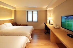 Premium bedding, down duvets, desk, soundproofing - Dream House (Seoul)