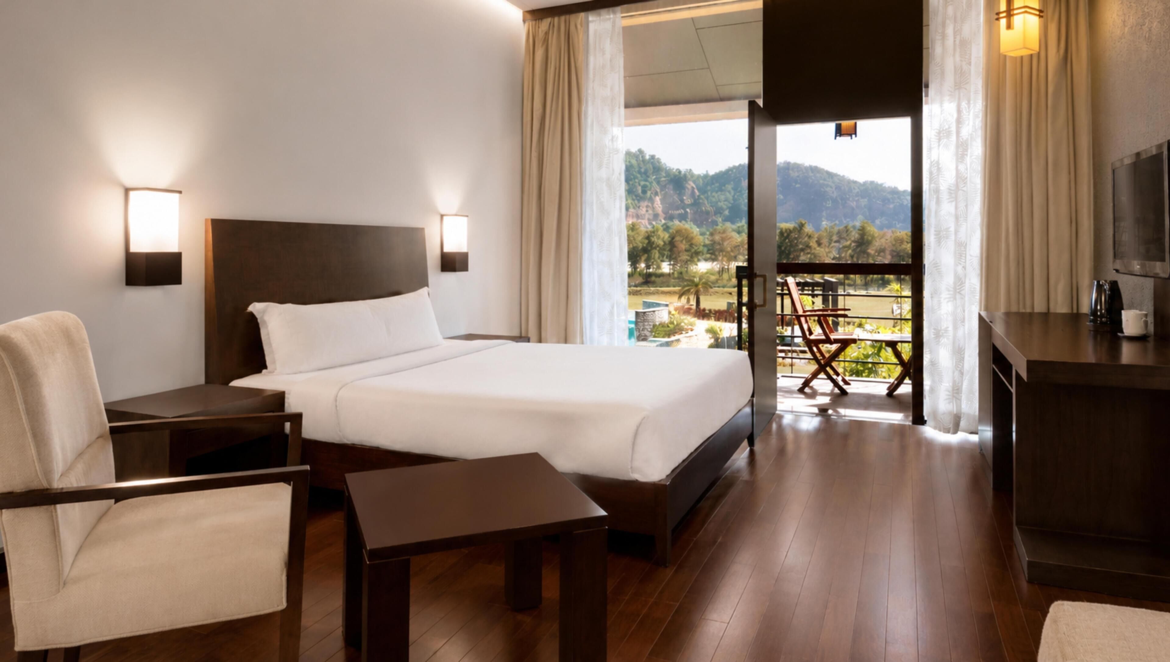 Premium-Zimmer | Hochwertige Bettwaren, Minibar, Zimmersafe, Schreibtisch