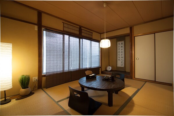 Fridge, microwave, cookware/dishes/utensils