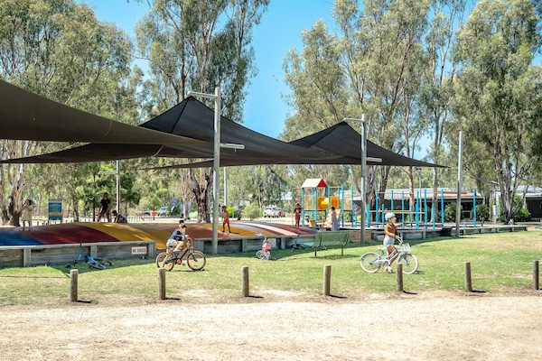 Área de juegos infantiles al aire libre