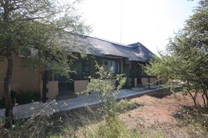 Exterior - African Rock Lodge (Hoedspruit)