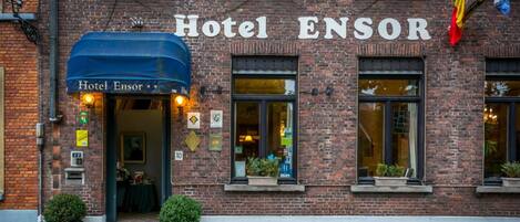 مدخل المنشأة