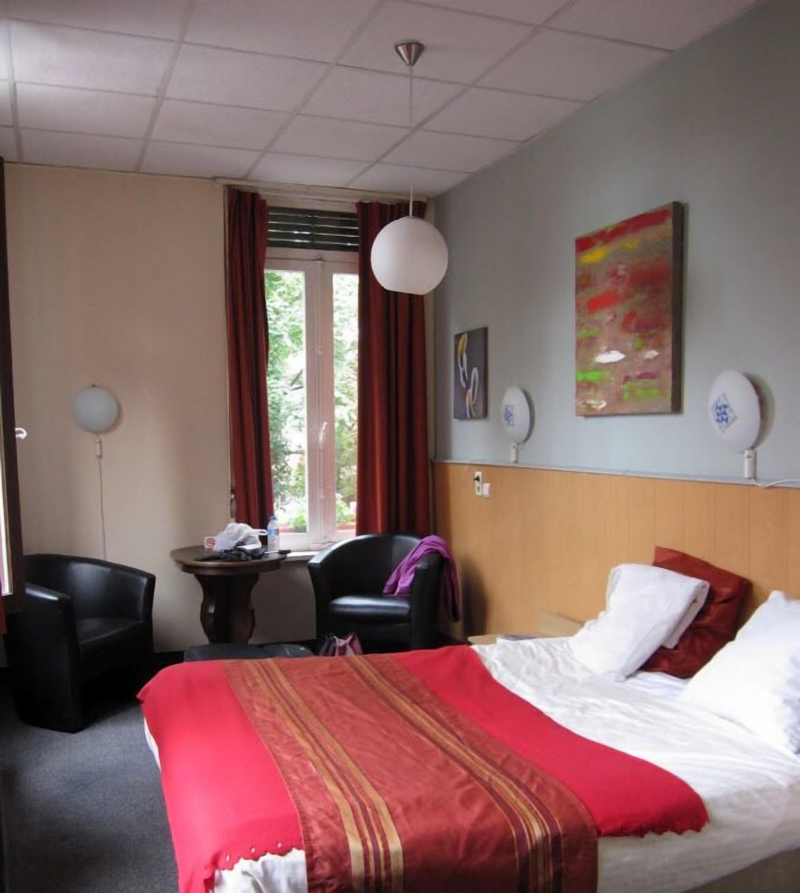 double or twin room | in-room safe, cots/infant beds, free wifi